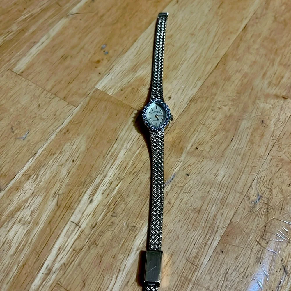 Vintage Women's Gruen Vintage Diamond Italy Gold Tone Watch - Picture 2 of 6
